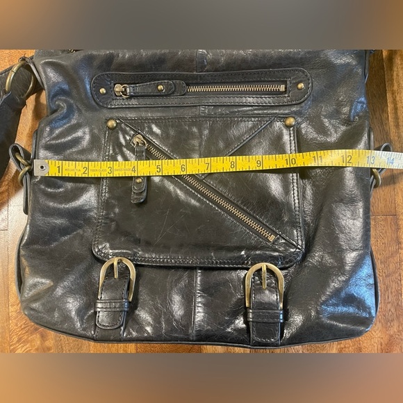 Sondra Roberts large Crossbody bag - Picture 9 of 11